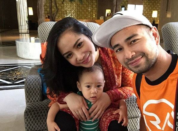 Ayu vs Nagita © 2016 brilio.net  Ayu vs Nagita © 2016 brilio.net