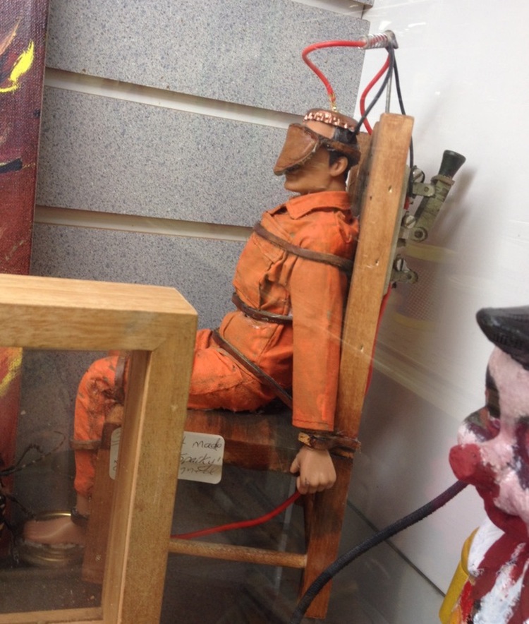 barang obralan ini aneh banget © 2016 brilio.net