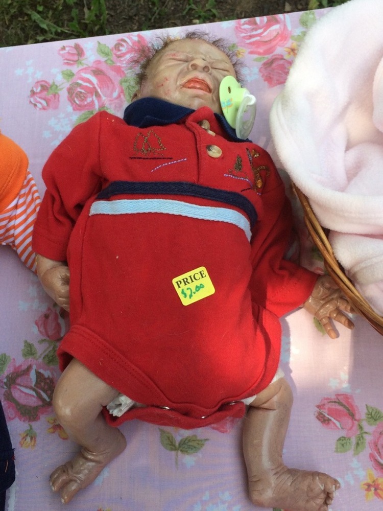 barang obralan ini aneh banget © 2016 brilio.net