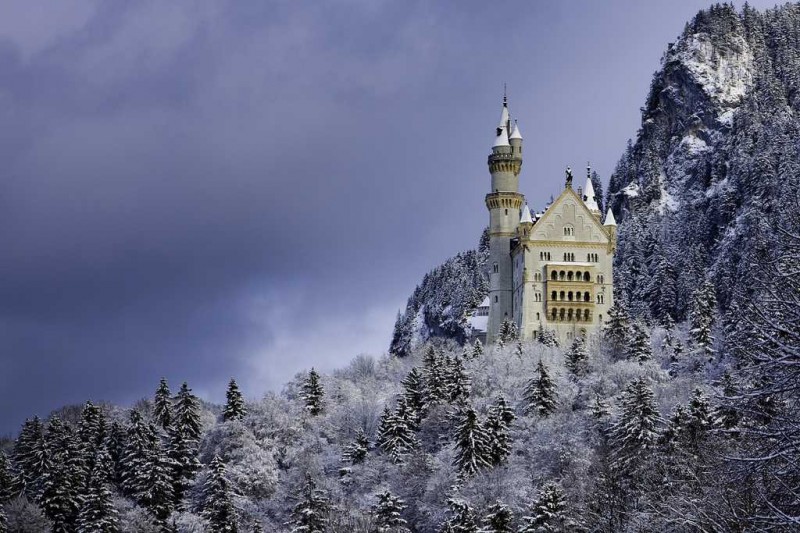 16 Foto istana diselimuti salju, serasa di negeri dongeng!