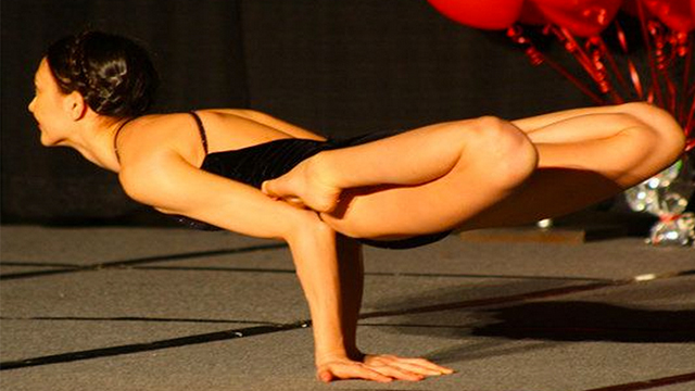 orang lentur ini bikin bengong sekaligus merinding © 2016 brilio.net