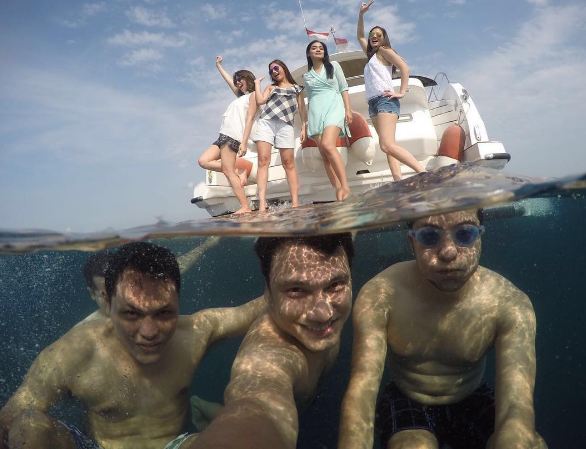 foto underwater kekinian ini keren banget © 2016 brilio.net foto underwater kekinian ini keren banget © 2016 brilio.net