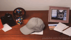 tebakan di atas meja © 2016 brilio.net