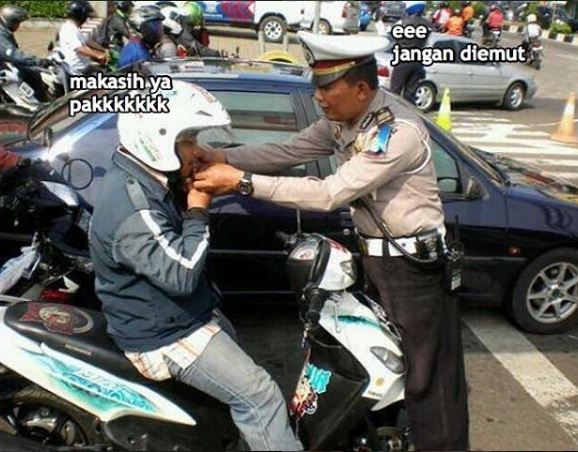 percakapan pak polisi ini bikin ketawa ngakak © 2016 brilio.net percakapan pak polisi ini bikin ketawa ngakak © 2016 brilio.net