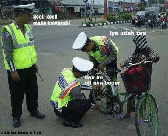 percakapan pak polisi ini bikin ketawa ngakak © 2016 brilio.net percakapan pak polisi ini bikin ketawa ngakak © 2016 brilio.net