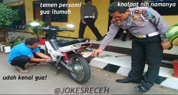 percakapan pak polisi ini bikin ketawa ngakak © 2016 brilio.net percakapan pak polisi ini bikin ketawa ngakak © 2016 brilio.net