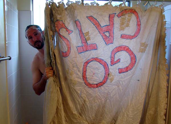 tingkah konyol dilakukan pria ini setelah bercerai © 2016 brilio.net