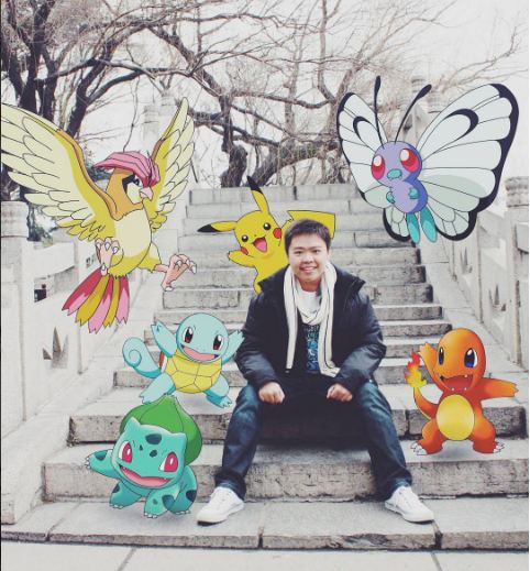 foto editan pria dengan monster pokemon © 2016 brilio.net