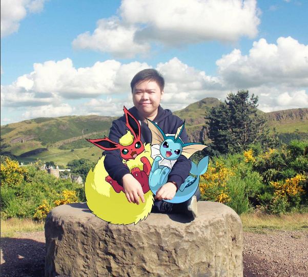 foto editan pria dengan monster pokemon © 2016 brilio.net