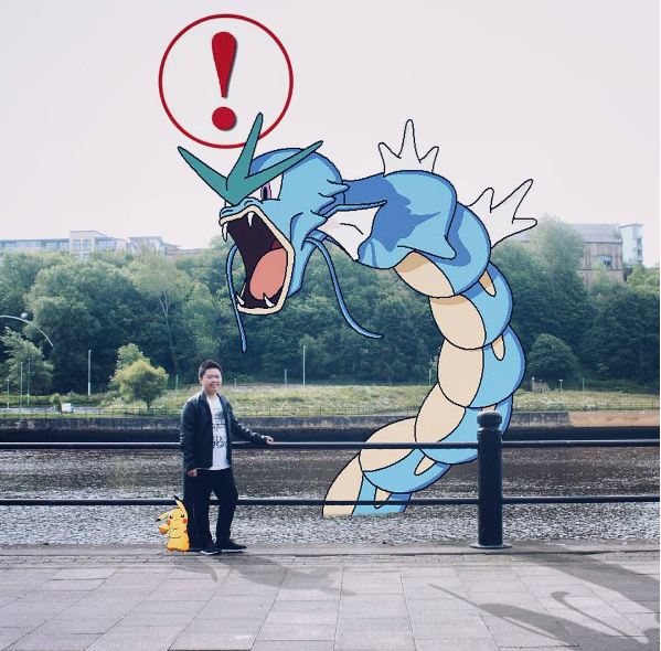 foto editan pria dengan monster pokemon © 2016 brilio.net