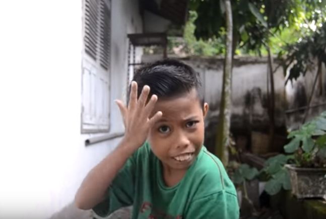 bocah promosikan pomade ini dijamin hibur kamu © 2016 brilio.net bocah promosikan pomade ini dijamin hibur kamu © 2016 brilio.net