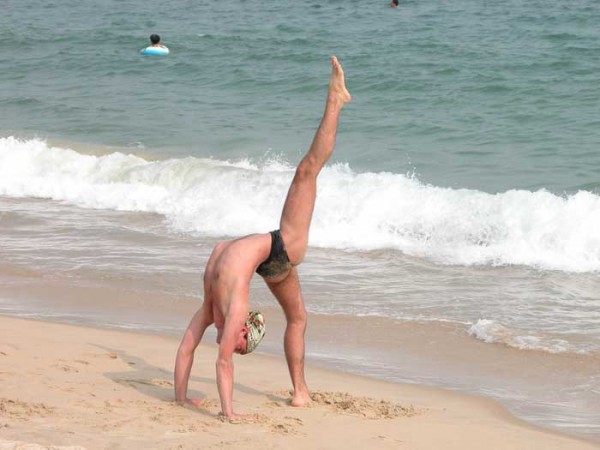 pose yoga ekstrem ini dijamin bikin kagum © 2016 brilio.net