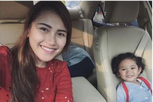 Netizen nyinyirin Ayu Ting Ting saat antar Bilqis sekolah, kenapa?