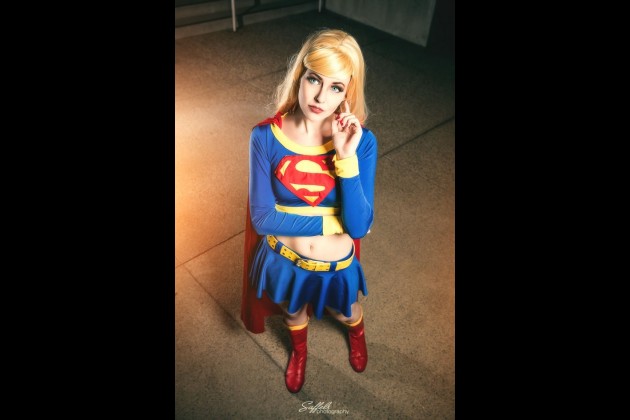 15 Foto seksi cewek dibalut kostum Supergirl, bikin cowok megap-megap!