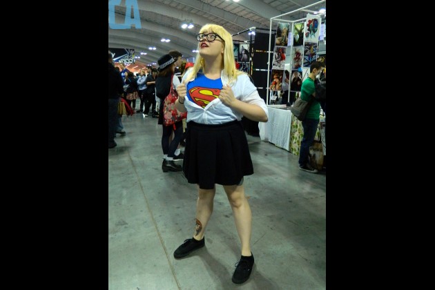 15 Foto seksi cewek dibalut kostum Supergirl, bikin cowok megap-megap!