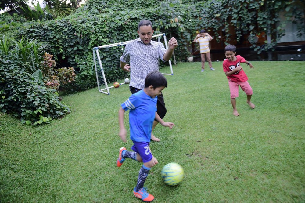 aktivitas anies setelah tak menjabat © 2016 brilio.net