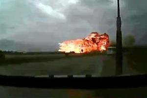 5 Kejadian tak terduga yang terekam kamera mobil, ngilu!