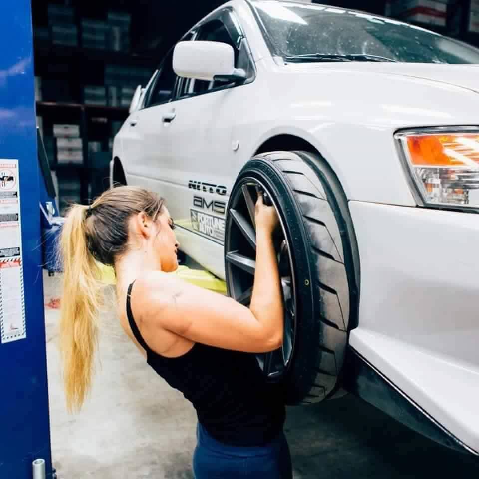 15 montir cantik © 2016 brilio.net 15 montir cantik © 2016 brilio.net