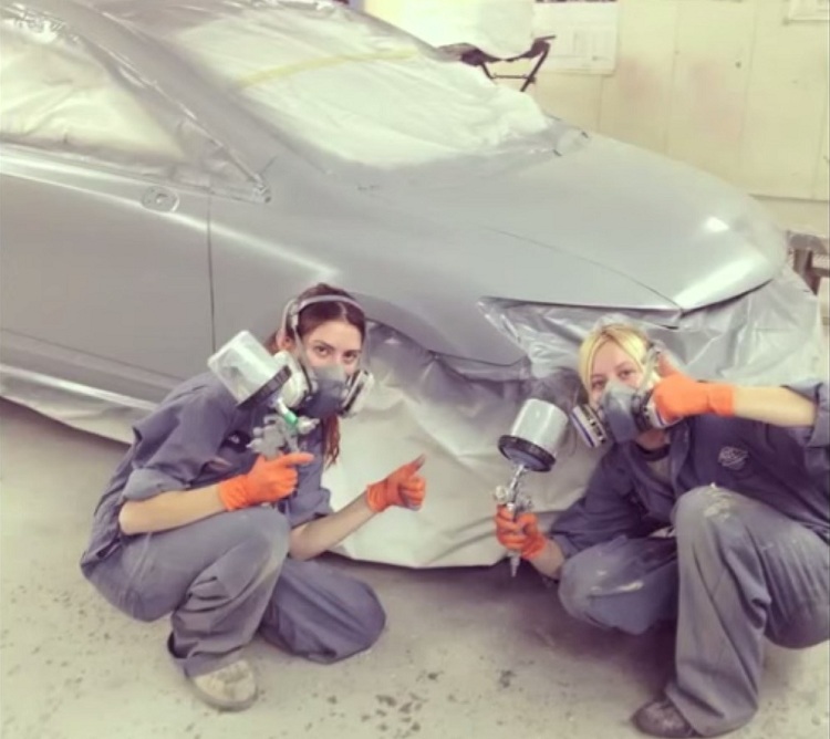 15 montir cantik © 2016 brilio.net 15 montir cantik © 2016 brilio.net