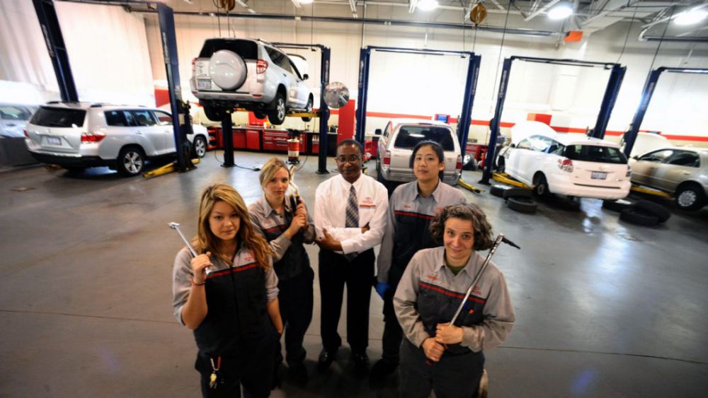 15 montir cantik © 2016 brilio.net 15 montir cantik © 2016 brilio.net