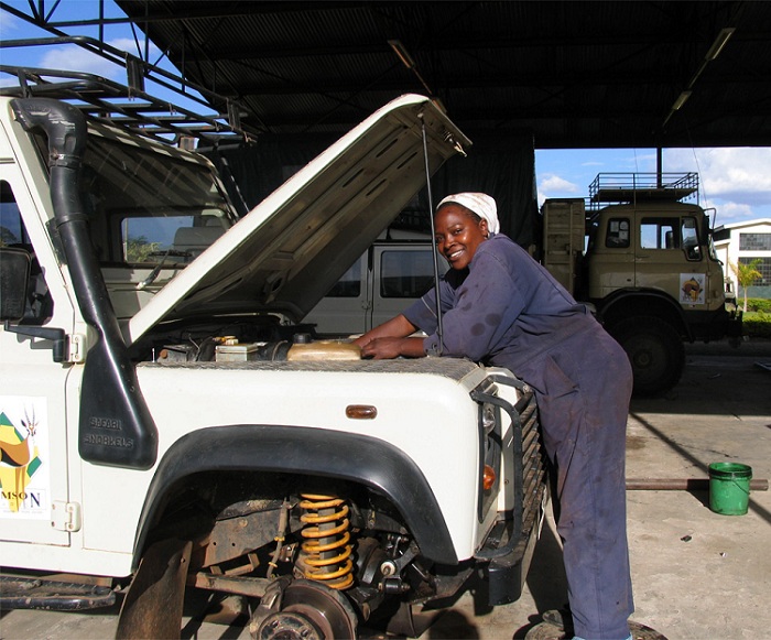 15 montir cantik © 2016 brilio.net 15 montir cantik © 2016 brilio.net