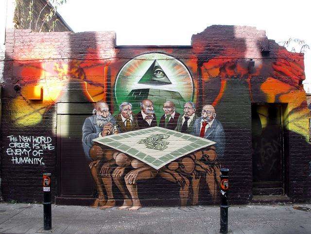 Illuminati10 © 2016 brilio.net