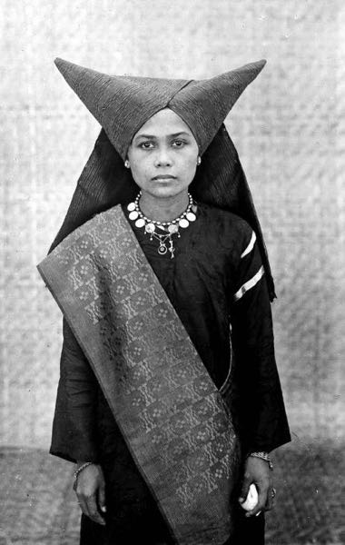 10 Standar kecantikan wanita Indonesia zaman dulu, tanpa sulam alis!