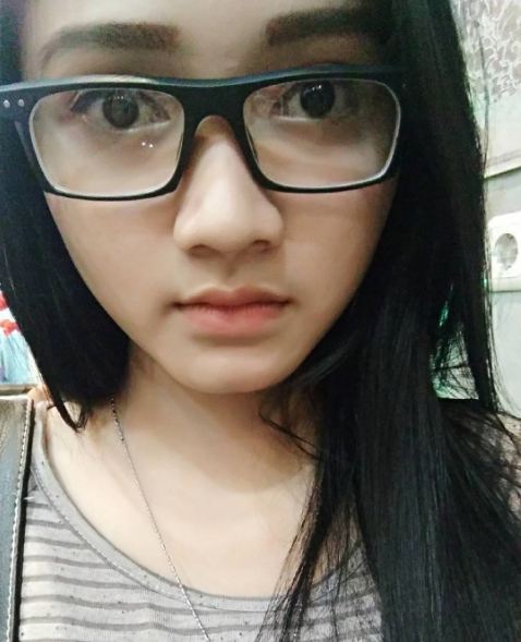 kasir cantik ini bikin kamu betah belanja © 2016 brilio.net kasir cantik ini bikin kamu betah belanja © 2016 brilio.net