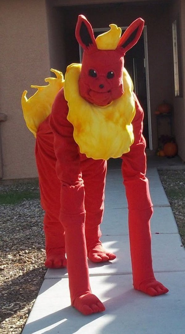 cosplay pokemon © 2016 brilio.net