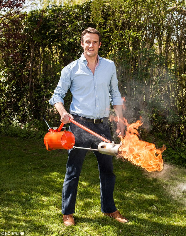 cowok berkebun © 2016 brilio.net