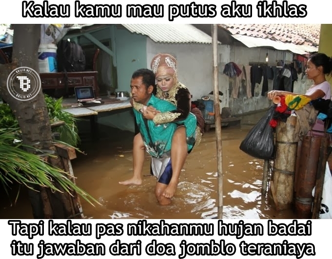 10 Meme 'ikhlas diputus pacar' ini bikin kamu tersenyum kecut!