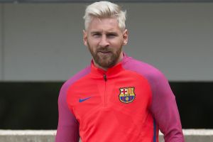 9 Foto transformasi Messi dari berponi culun hingga pirang berjenggot