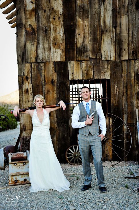 prewedding ala mafia 1-15 © 2016 brilio.net prewedding ala mafia 1-15 © 2016 brilio.net