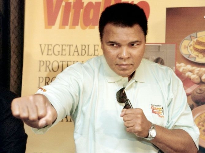 muhammad ali ke indonesia © 2016 brilio.net muhammad ali ke indonesia © 2016 brilio.net