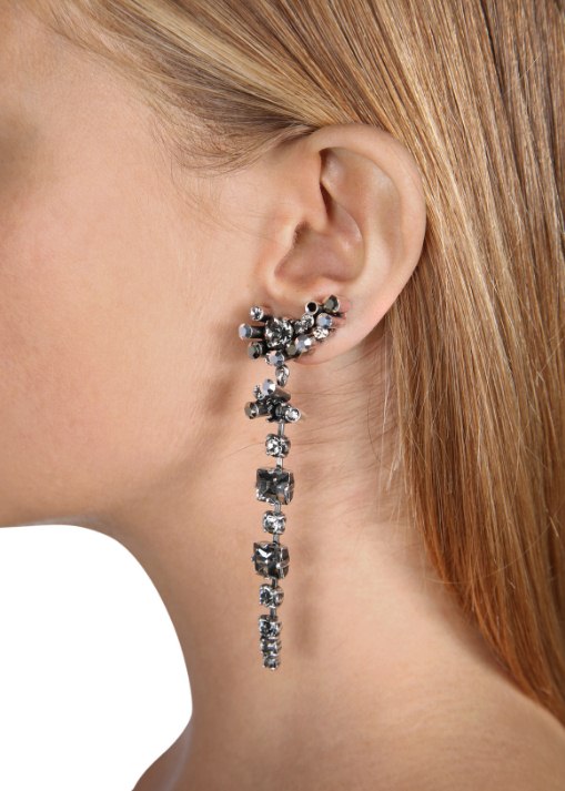 aksesori telinga  © 2016 brilio.net aksesori telinga  © 2016 brilio.net