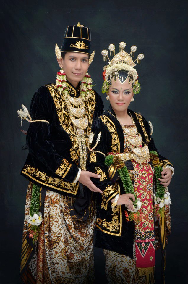 38 Awesome Indonesian tribal wedding costumes!