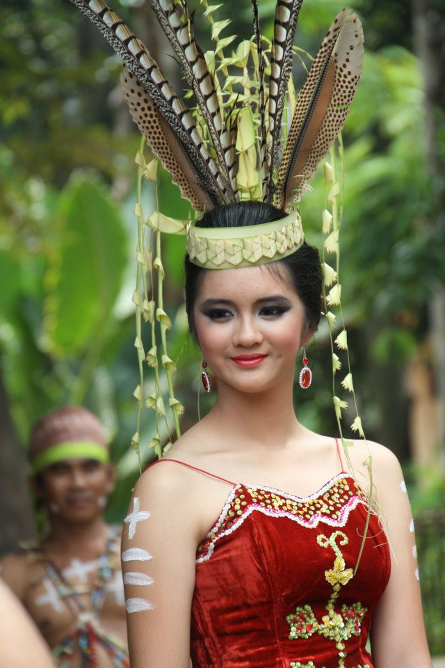 38 Awesome Indonesian tribal wedding costumes!