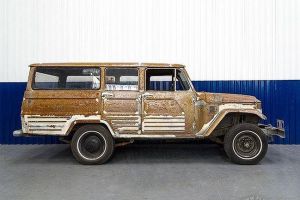 Mobil lawas yang berkarat buatan 1960-an ini disulap seperti baru lagi