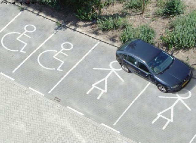 wanita gagal parkir © 2016 brilio.net wanita gagal parkir © 2016 brilio.net