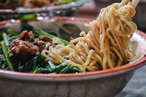 Tak cuma surga gudeg, ini 10 warung mi ayam ini hits di Jogja