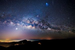 Segitiga Musim Panas, keindahan di langit malam yang mulai pudar