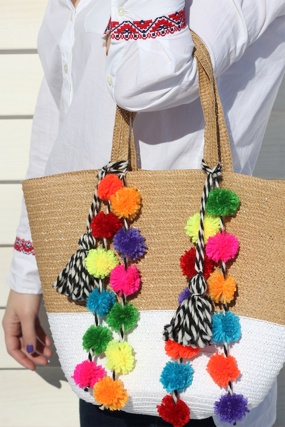 fashion pom-pom © 2016 brilio.net fashion pom-pom © 2016 brilio.net