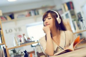 12 Lagu ini dipakai orang untuk curhat menunggu gebetan putus, aw!