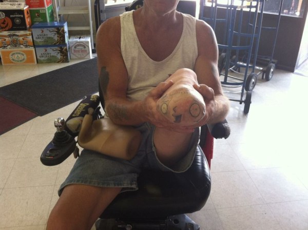 tingkah konyol satukaki © 2016 brilio.net