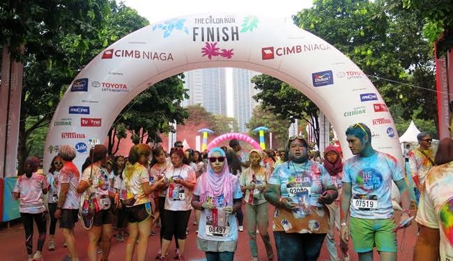 Color Run CIMB Niaga © 2016 brilio.net