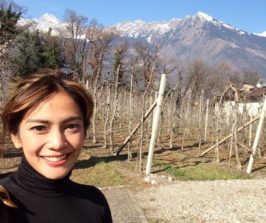 artis ini suka banget mendaki gunung © 2016 brilio.net artis ini suka banget mendaki gunung © 2016 brilio.net