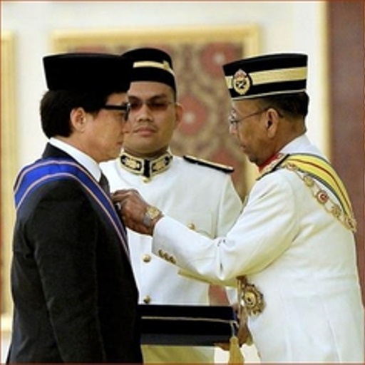 Selain Jackie Chan, 5 artis ini juga digelari datuk kerajaan Malaysia