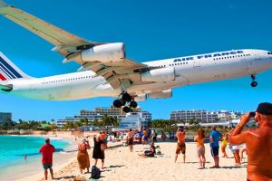 Bukan toilet, ini bagian paling kotor di pesawat, nggak nyangka!