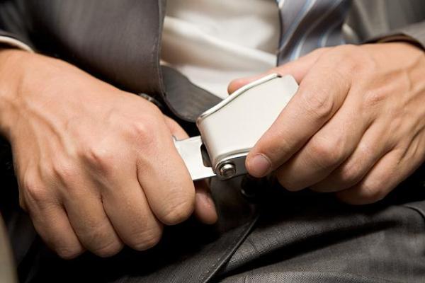 kotor bandara  © 2016 brilio.net