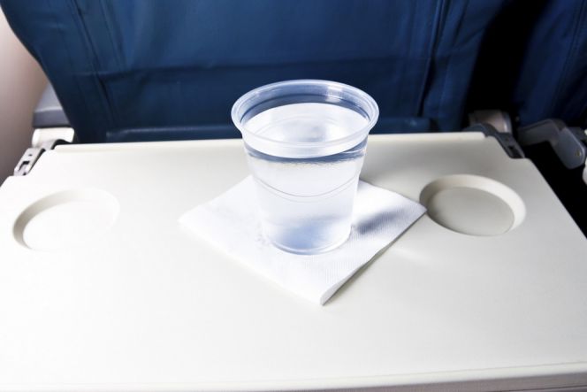 kotor bandara  © 2016 brilio.net